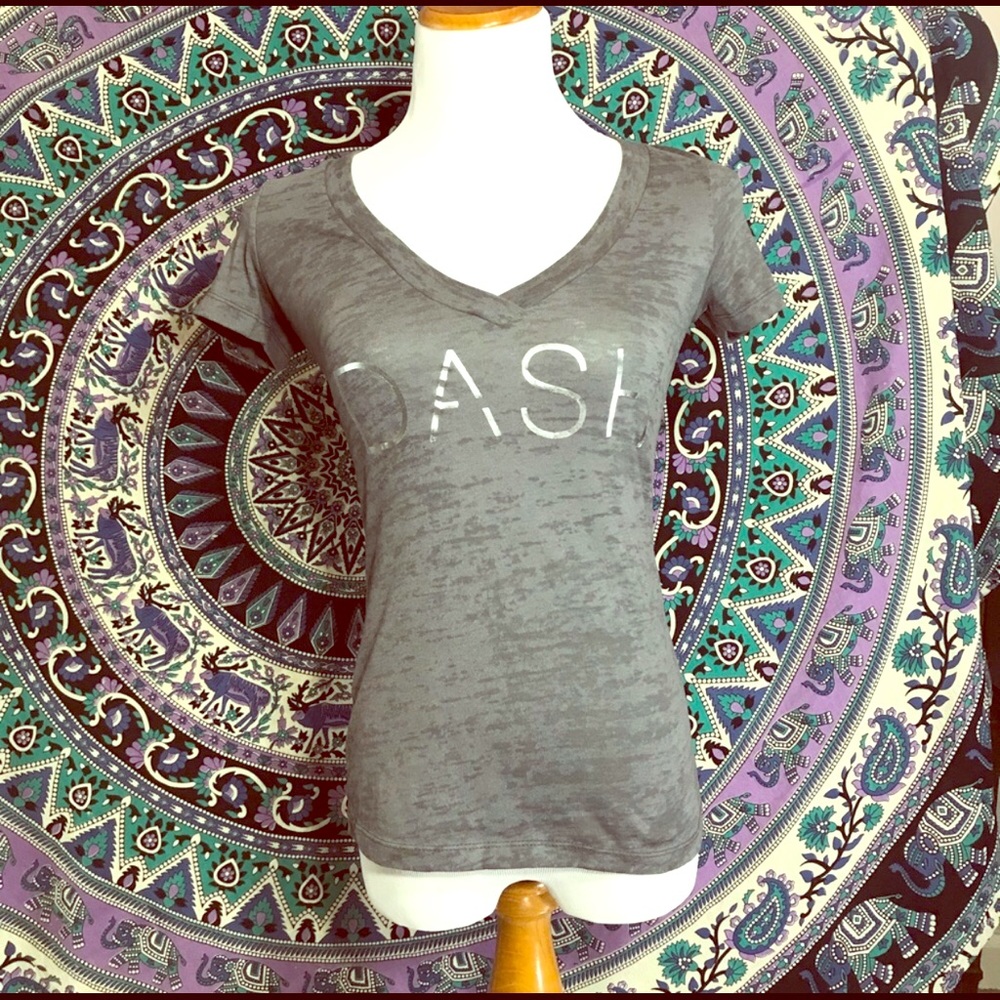 🔥EUC Kardashian Kollection Dash Gray short sleeve